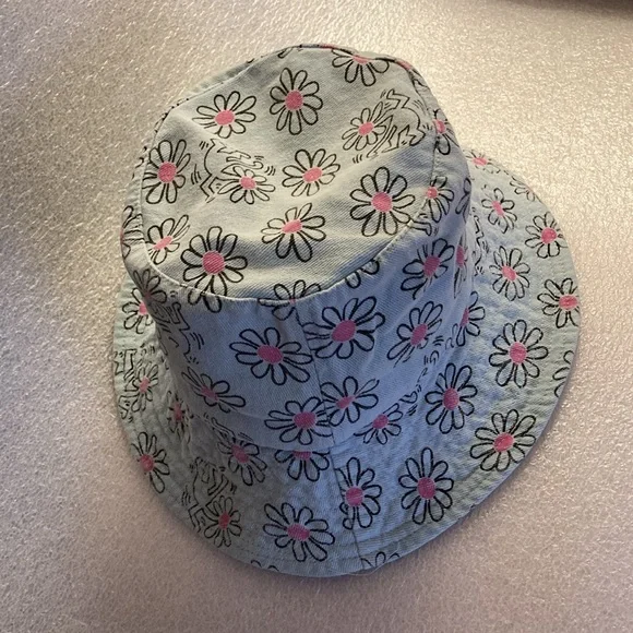 ⭐️HOST PICK!⭐️ NWOT - Keith Haring® Pop Art Blue Pink Daisy Packable Bucket Hat - Picture 3 of 14
